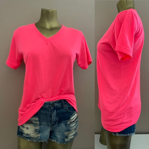 NEON Dayglo Flourescent PINK V-Neck TEE SHIRT Size Small - Picture 1 of 9